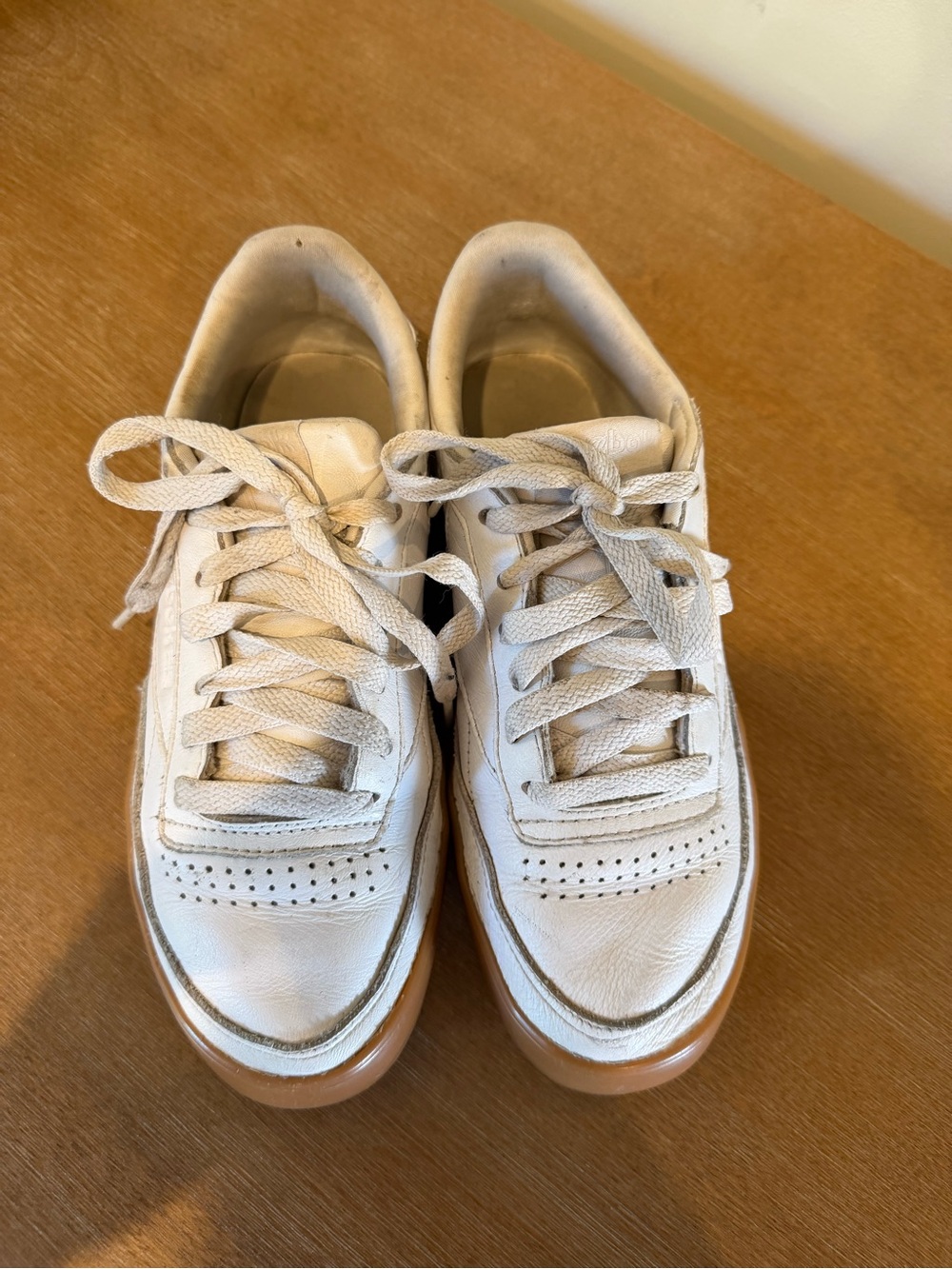 Reebok white and tan shoe